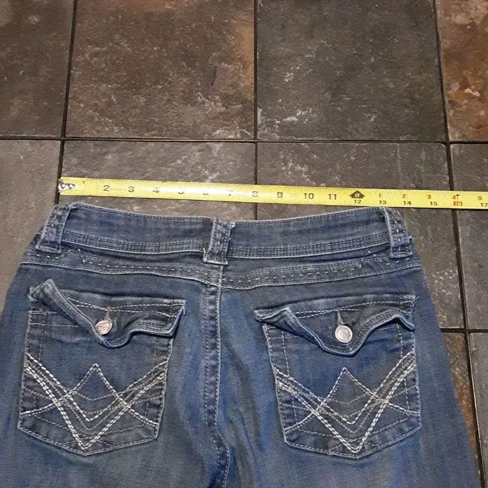 Lee Slender Secret, lower on the waist, Women's size 8 Short, medium wash